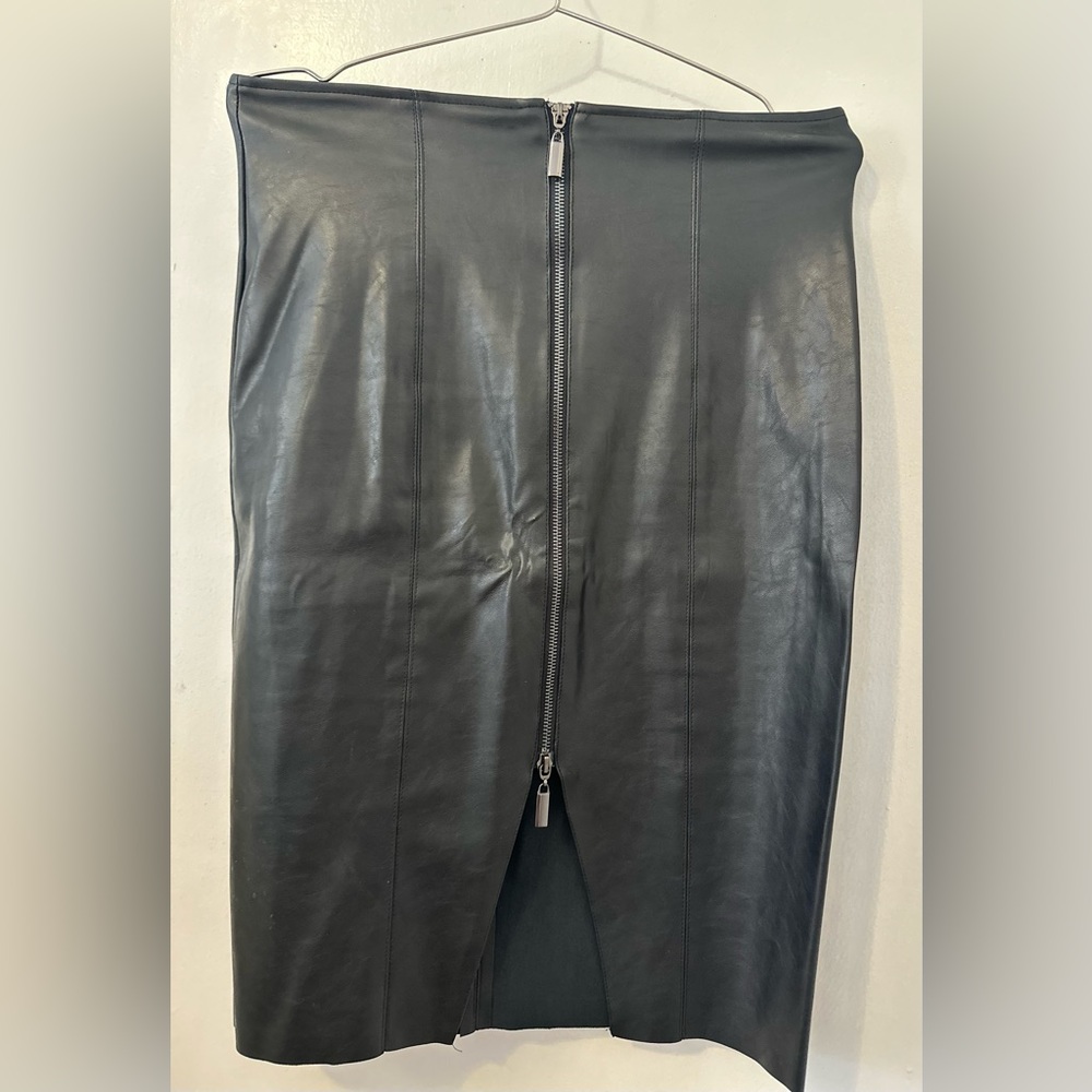 New with no tags Leather midi skirt (faux leather) color: Mocha size M